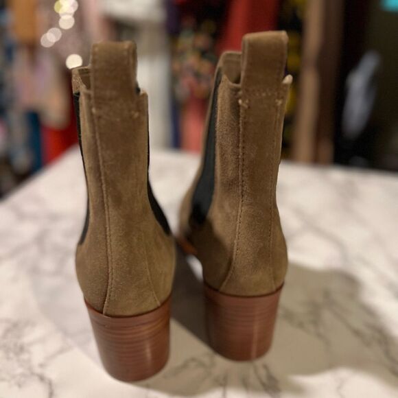 Steve Madden Rhiannon Chelsea Boot - Picture 5 of 10